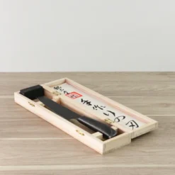 Couteau japonais de cuisine pretty lame damassée manche en bois