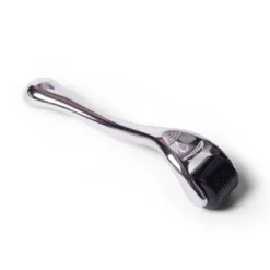 Derma roller a micro aiguilles