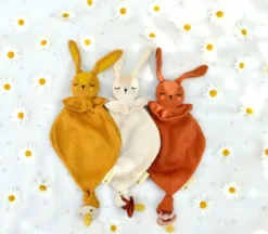 Doudou attache-tétine lapin terracota