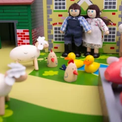 Ensemble d'animaux de ferme en bois