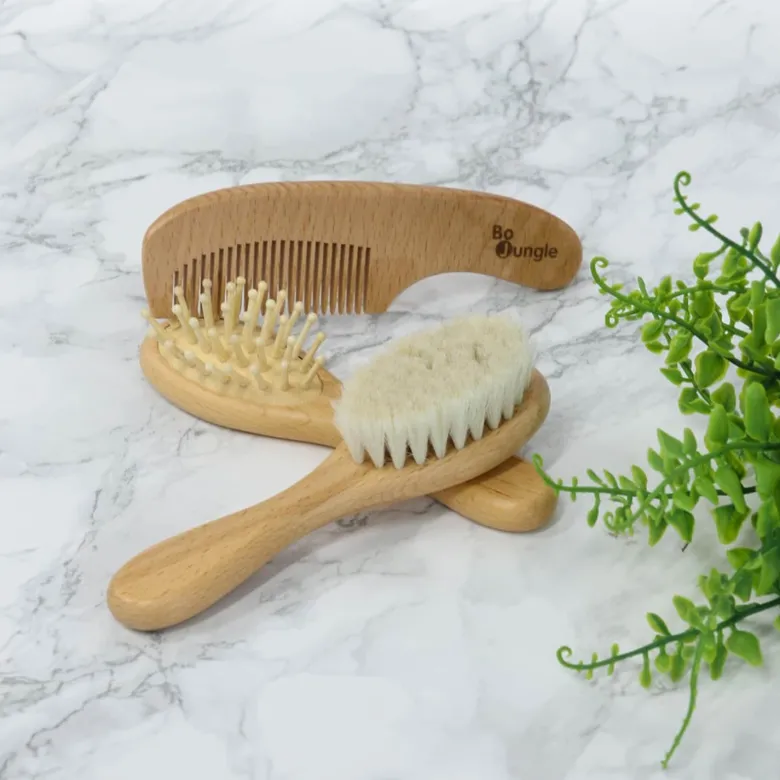 Ensemble de Brosses et Peigne en Bois Naturel pour Bébé - Bo Jungle : Douceur et Soin Quotidien des Cheveux