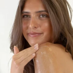 Evoluderm - gommage corps exaltant monoï à la folie - 150ml