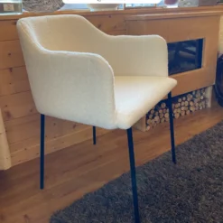 Fauteuil blanc en tissu effet laine bouclette - glam