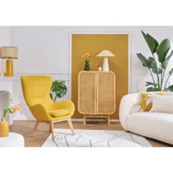 Fauteuil en tissu effet velours jaune moutarde et bois eskua