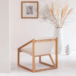 Fauteuil symétrique en bois de mindy