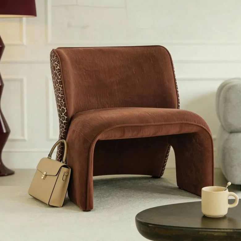 Fauteuil tissu terracotta et léopard