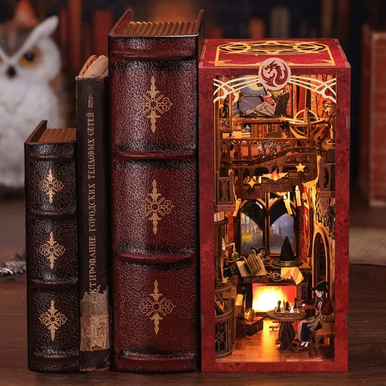 Flame common room - maquette booknook serre-livre