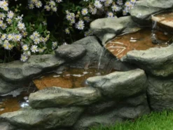 Fontaine de jardin brembo allongée rochers et pierres, avec éclairage led - ubbi
