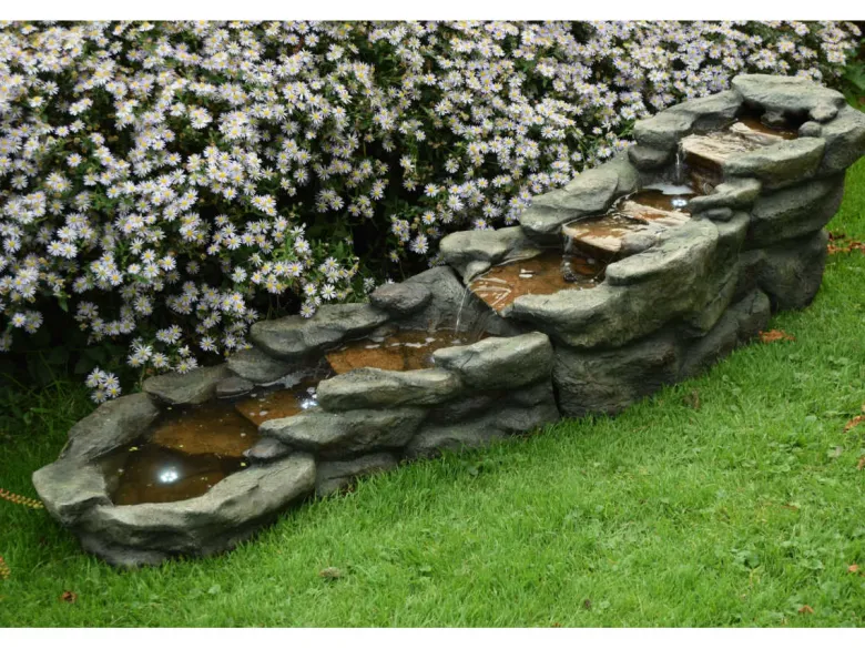 Fontaine de jardin brembo allongée rochers et pierres, avec éclairage led - ubbi