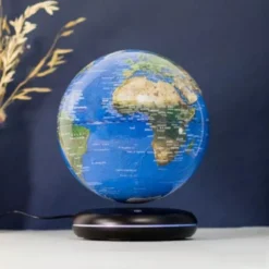 Globe terrestre lumineux en lévitation