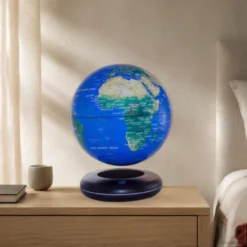 Globe terrestre lumineux en lévitation