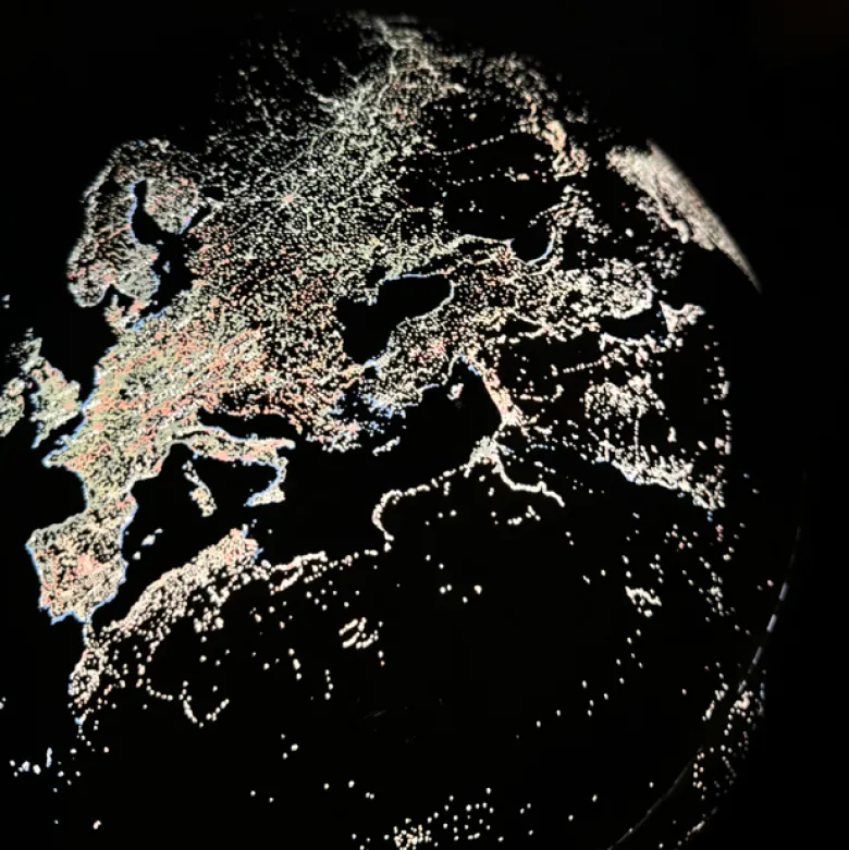 Globe terrestre lumineux Terra City en anglais