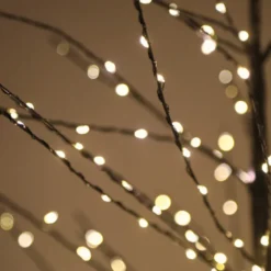 Grand arbre lumineux