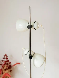 Grand lampadaire en métal blanc n°323