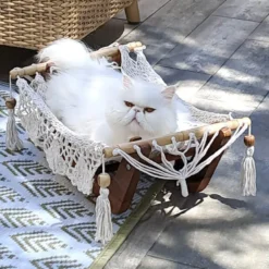 Hamac à chat écru avec support en bois