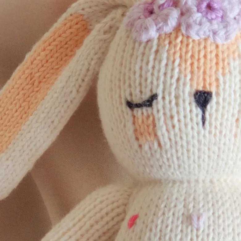 Hochet lapin tricoté