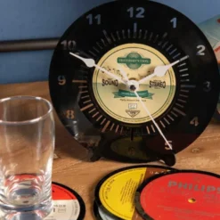 Horloge vinyle 45t recyclé yellow