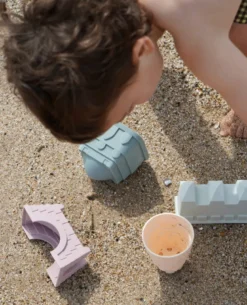 Jouet de sable et plage: château