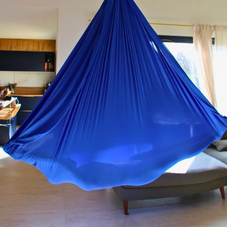 Kit de yoga aérien bleu roi plafond haut