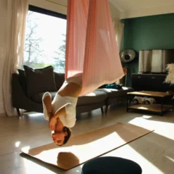 Kit de yoga aérien rose plafond haut