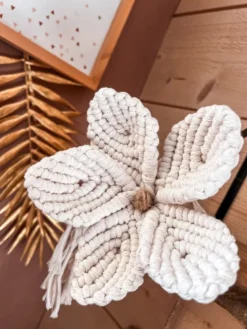 Kit diy fleur en macramé ecru – déco murale bohème à créer soi même