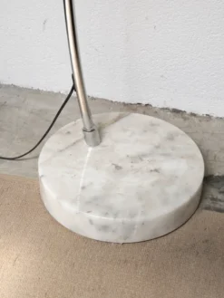 Lampadaire arc en verre et en marbre n°389