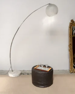 Lampadaire arc en verre et en marbre n°389