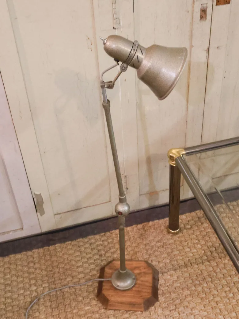Lampadaire en métal ajustable n°328