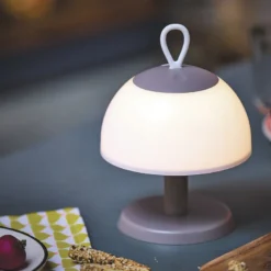Lampe Joti nomade et rechargeable à poser ou à suspendre Gris