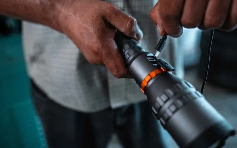 Lampe torche davinci 8000lm rechargeable