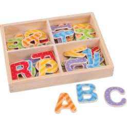 Lettres majuscules magnétiques en bois