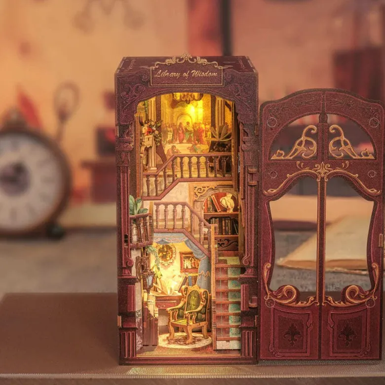 Library of wisdom - maquette booknook serre-livre