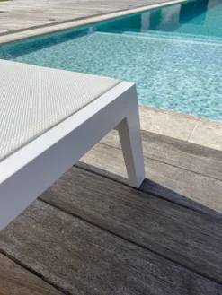 Lot de 2 bains de soleil en aluminium et toile plastifiée - blanc