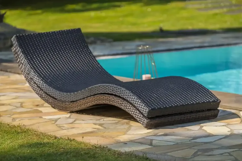 Lot de 2 bains de soleil en résine tresséee - noir