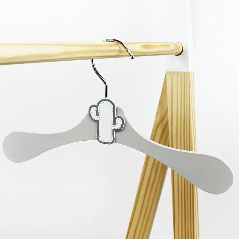 Lot de 10 cintres pour enfant