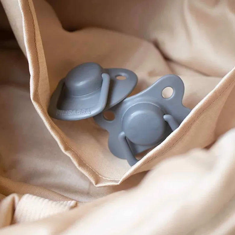 Lot 2 sucettes anatomique silicone 6m+
