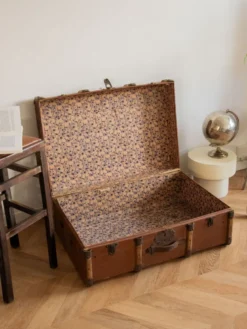 Lucienne, la grande malle en bois n°200