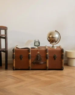 Lucienne, la grande malle en bois n°200