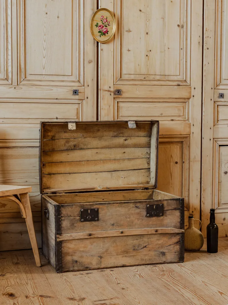 Lucienne, la malle en bois n°302