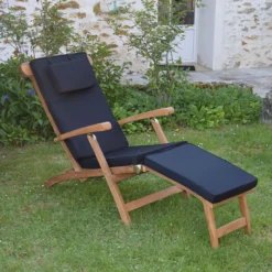 Matelas noir pour chaise longue