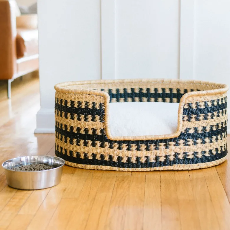 Maya, panier naturel chien noir l