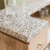 Meuble bar en bois et terrazzo