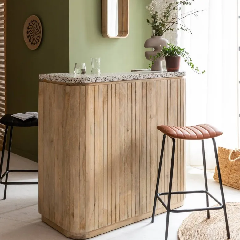Meuble bar en bois et terrazzo
