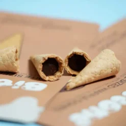 Mini cônes bitecone - fourrés chocolat au lait et caramel au beurre salé
