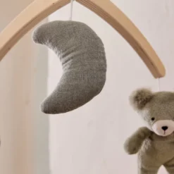 Mobile musical avec bras en bois orso et fluffy