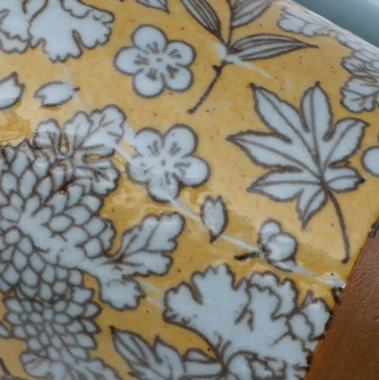 Mug fleuri en céramique Beige