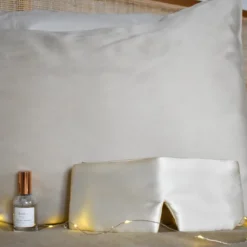 Pack sérénité - taie en soie, masque de nuit bandeau et brume d'oreiller Champagne