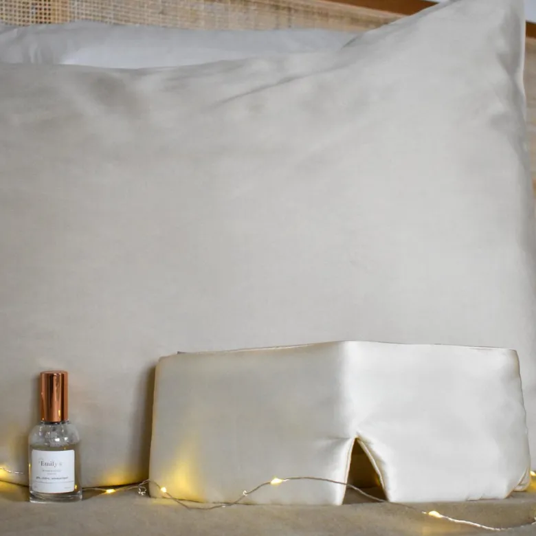 Pack sérénité - taie en soie, masque de nuit bandeau et brume d'oreiller Champagne