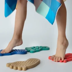 Parcours sensoriel montessori pieds