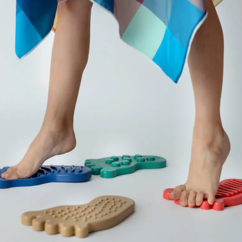 Parcours sensoriel montessori pieds